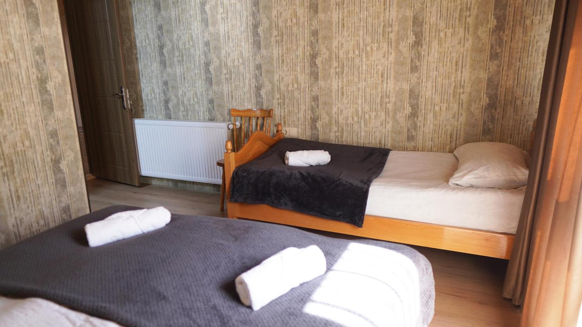 Archil And Nino Gigauri Guest House Kazbegi Exterior photo