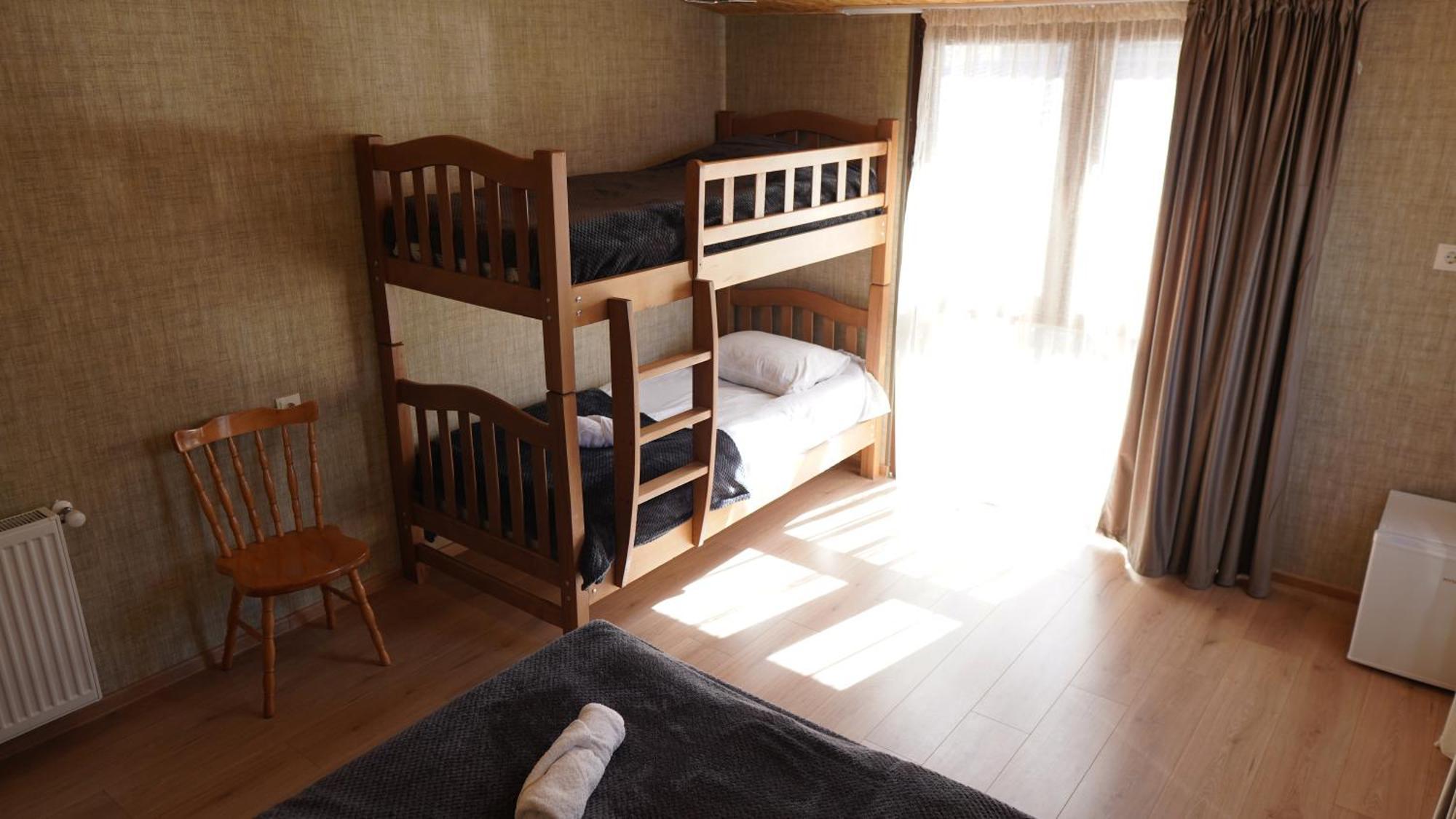 Archil And Nino Gigauri Guest House Kazbegi Exterior photo