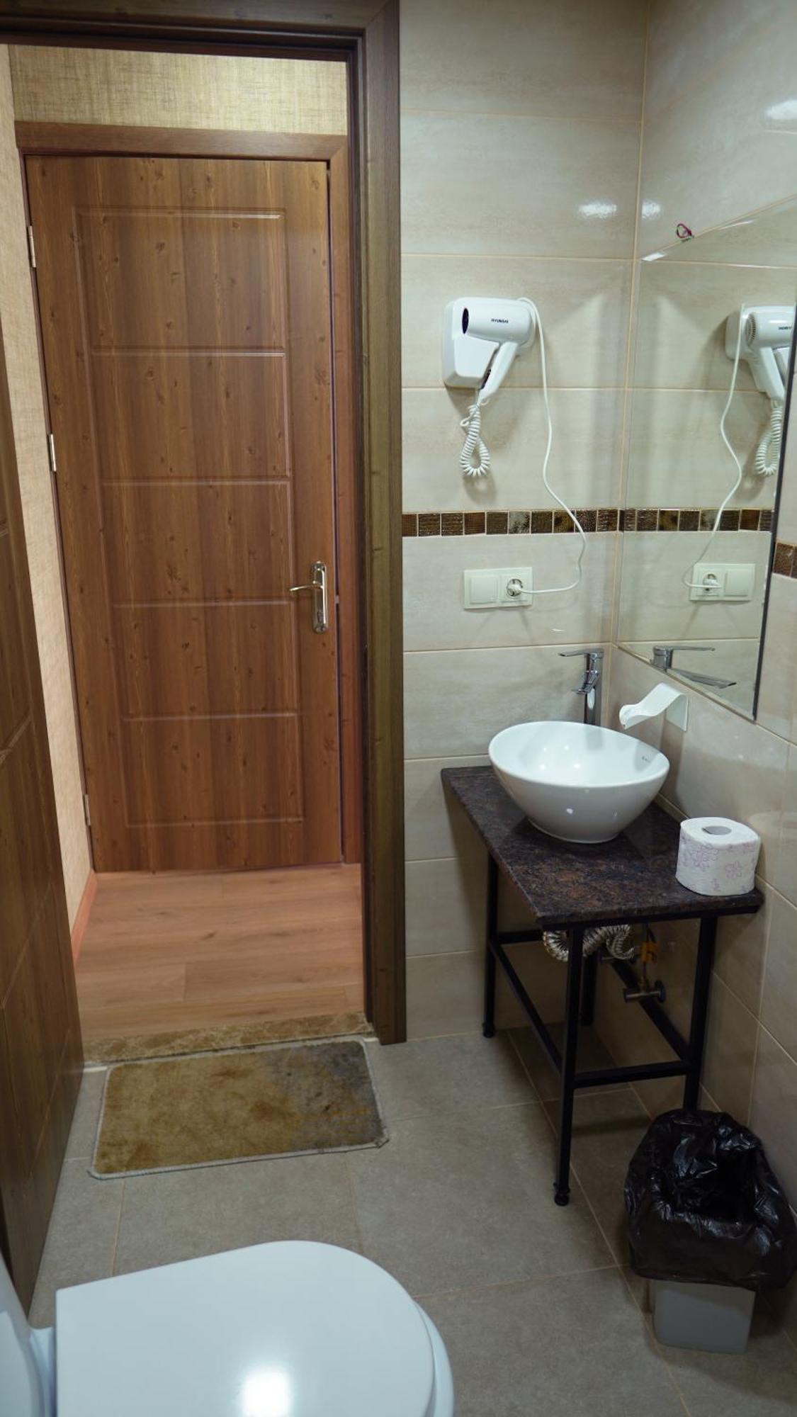 Archil And Nino Gigauri Guest House Kazbegi Exterior photo
