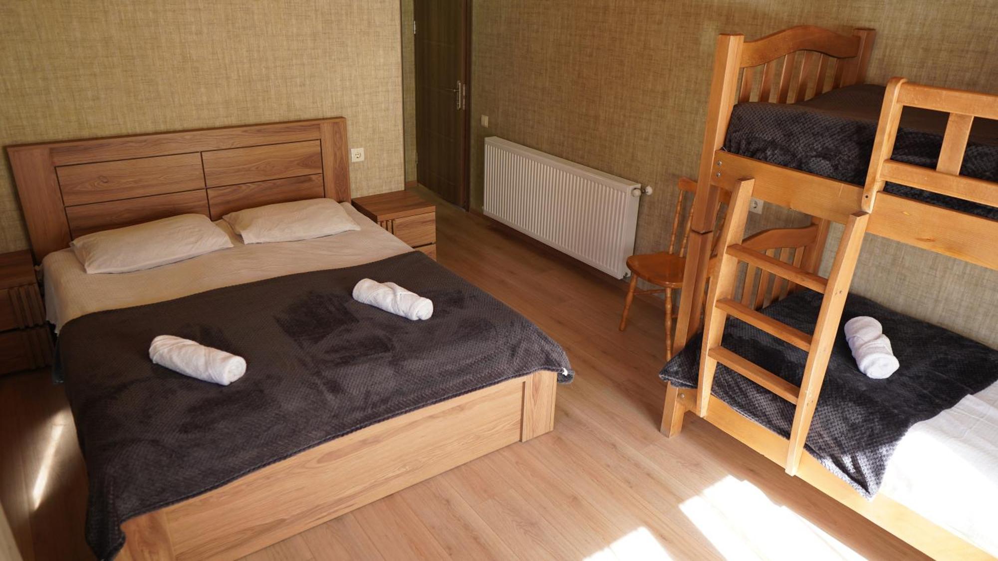Archil And Nino Gigauri Guest House Kazbegi Exterior photo